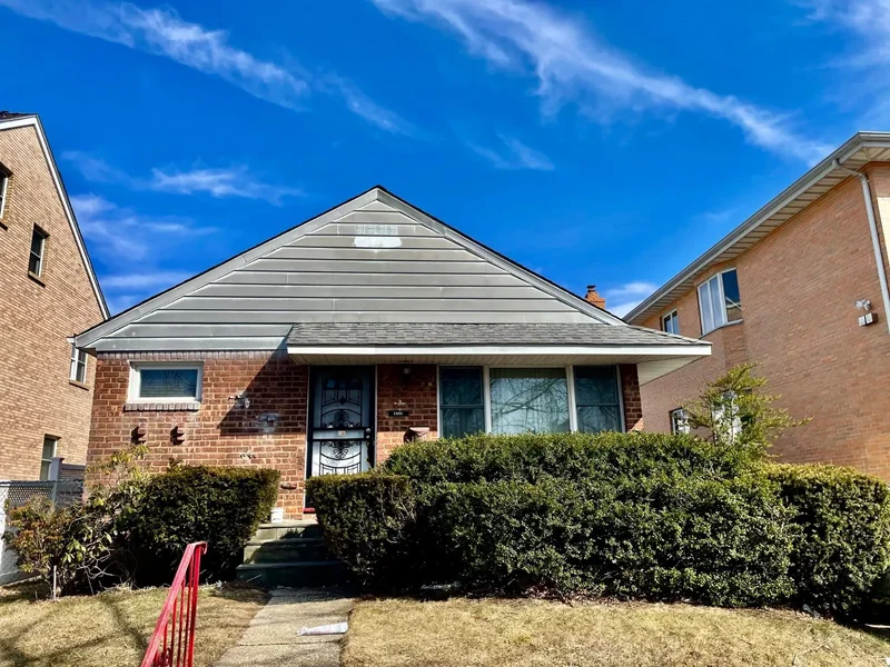 69-15 Cloverdale Blvd, New York, New York, United States. - Photo 9