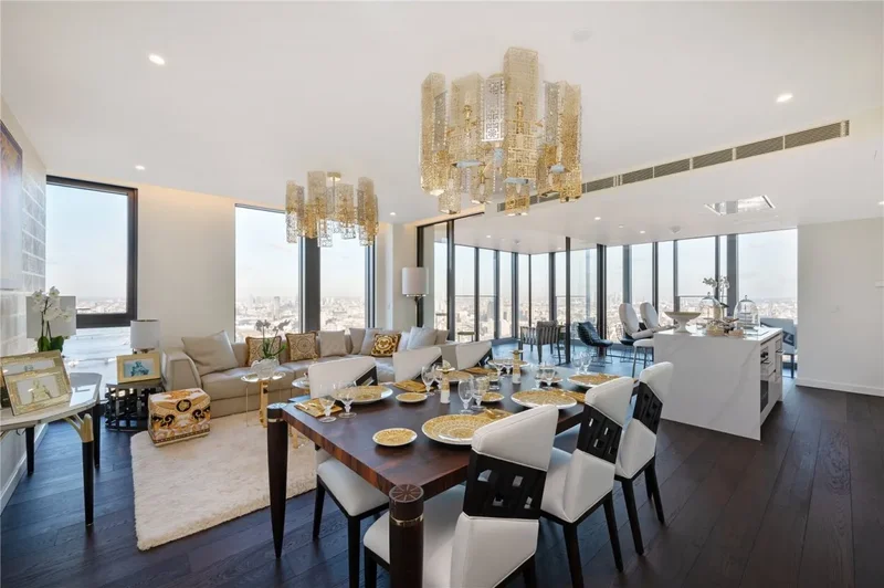3 bed Upper Floor Flat for Sale in SW8