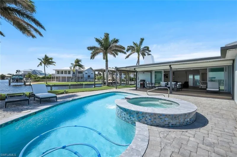5596 Avenida Pescadora, Fort Myers Beach, Florida, United States. - Photo 18