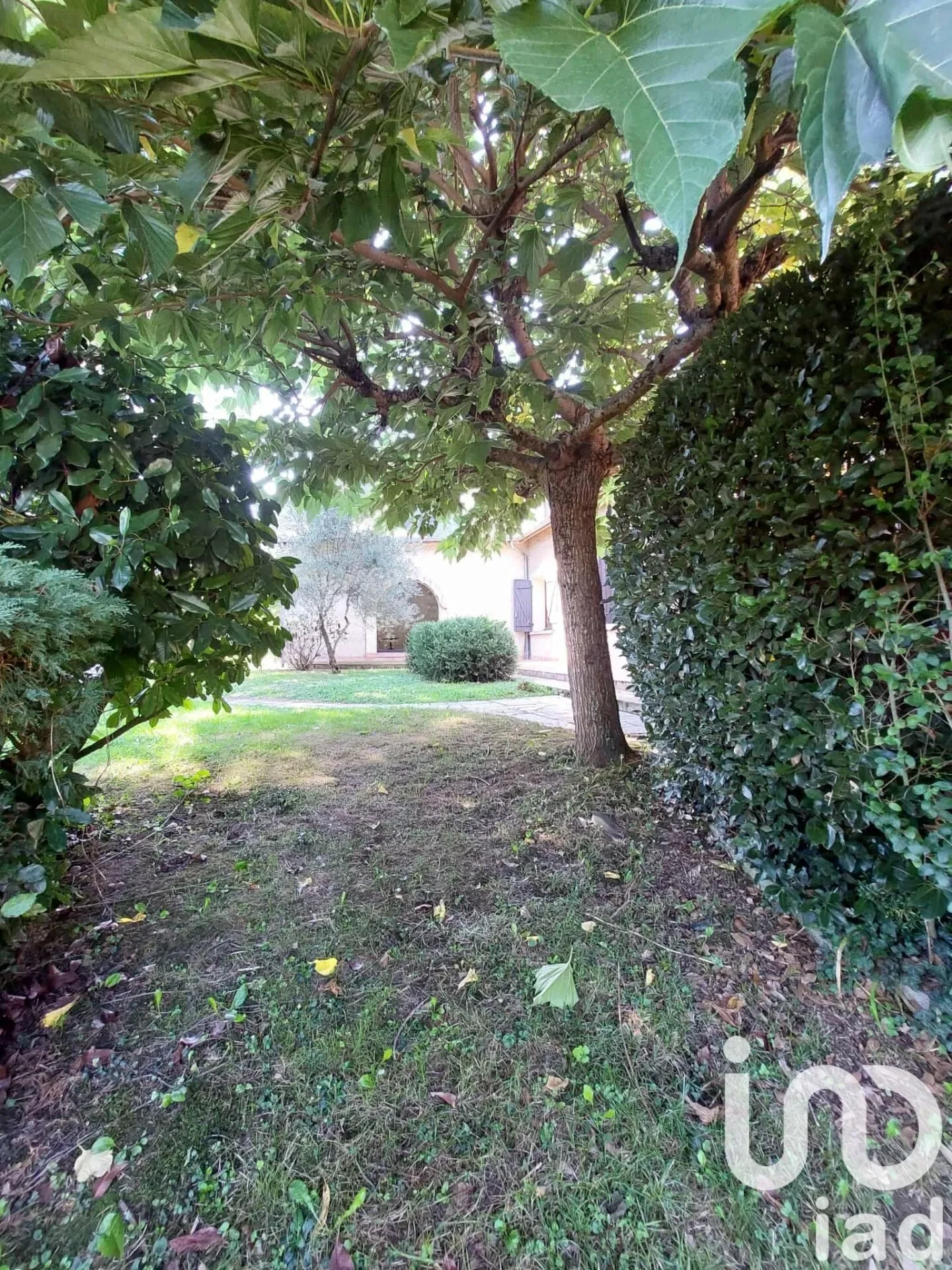 Exterior photo 7