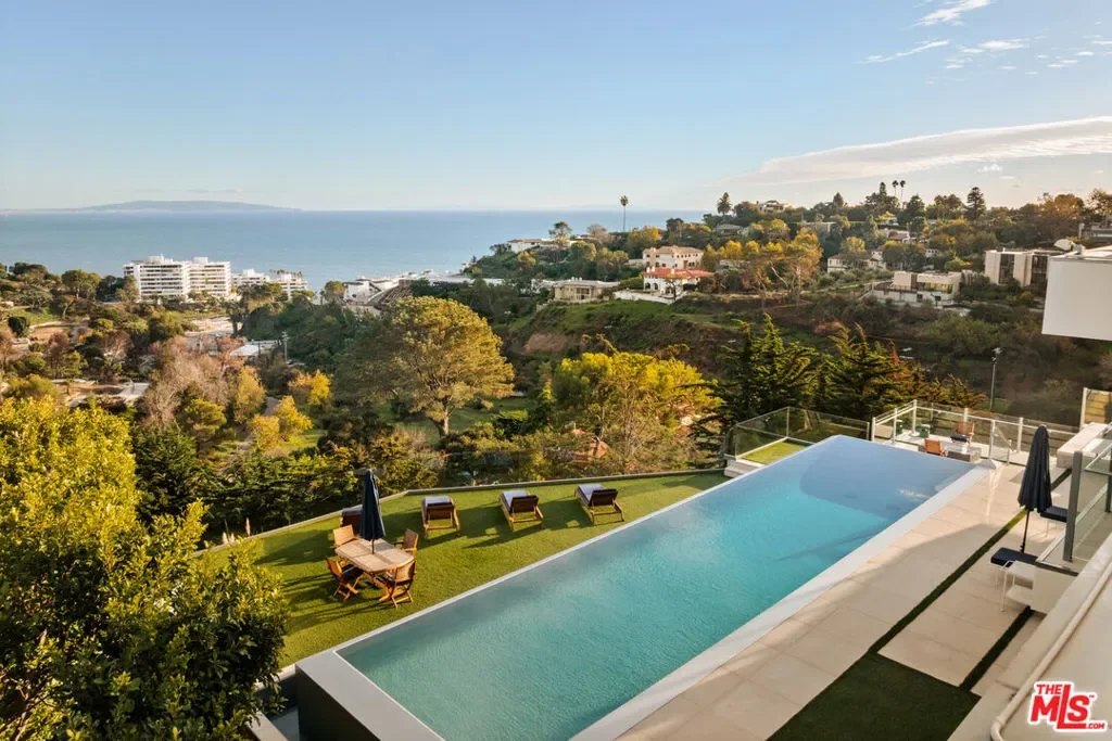 467 Paseo Miramar, Los Angeles, California, United States. - Photo 43