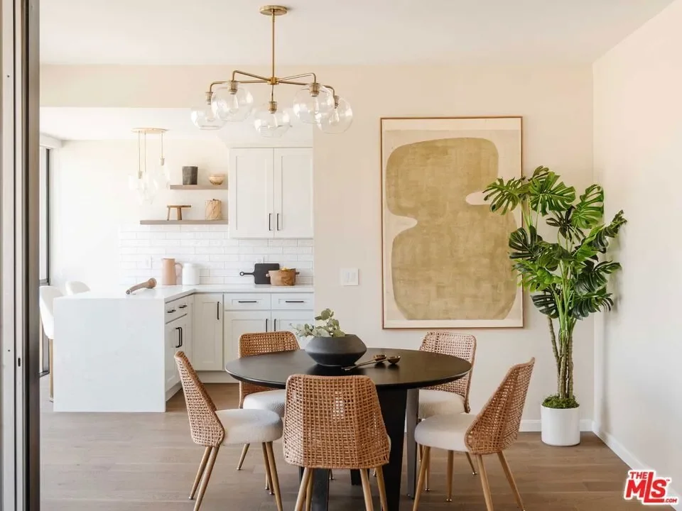 318 N Maple Drive 408, Beverly Hills, California, United States. - Photo 4