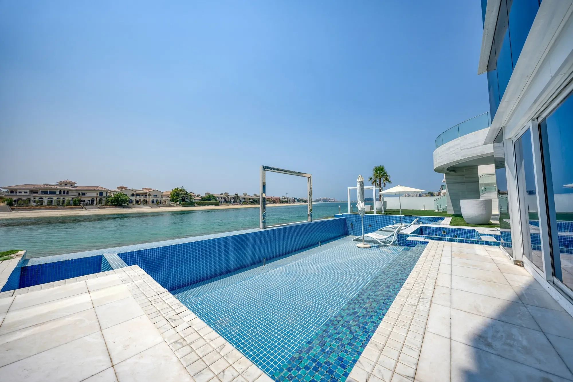 Frond J - The Palm Jumeirah - Dubai - United Arab Emirates, Dubai, Dubai, United Arab Emirates. - Photo 3