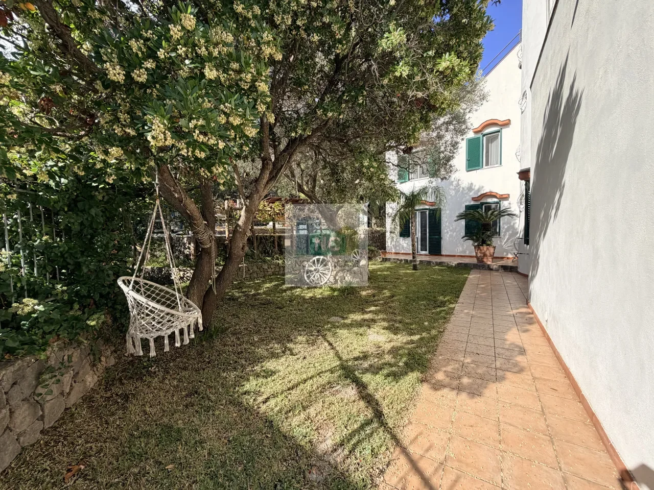 Exterior photo 11