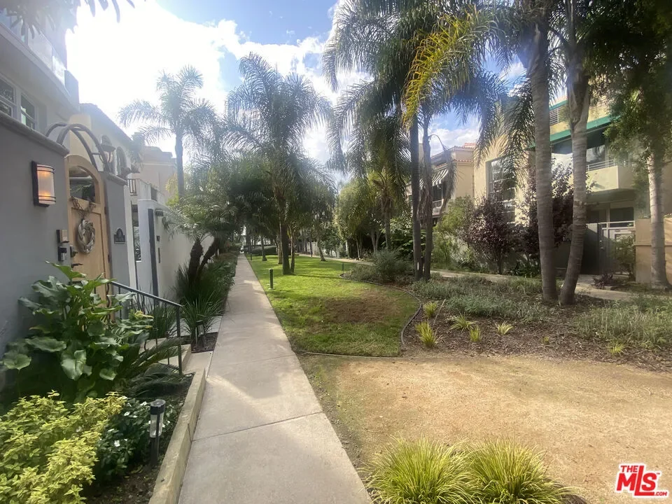 142 Union Jack Mall, Marina del Rey, California, United States. - Photo 14