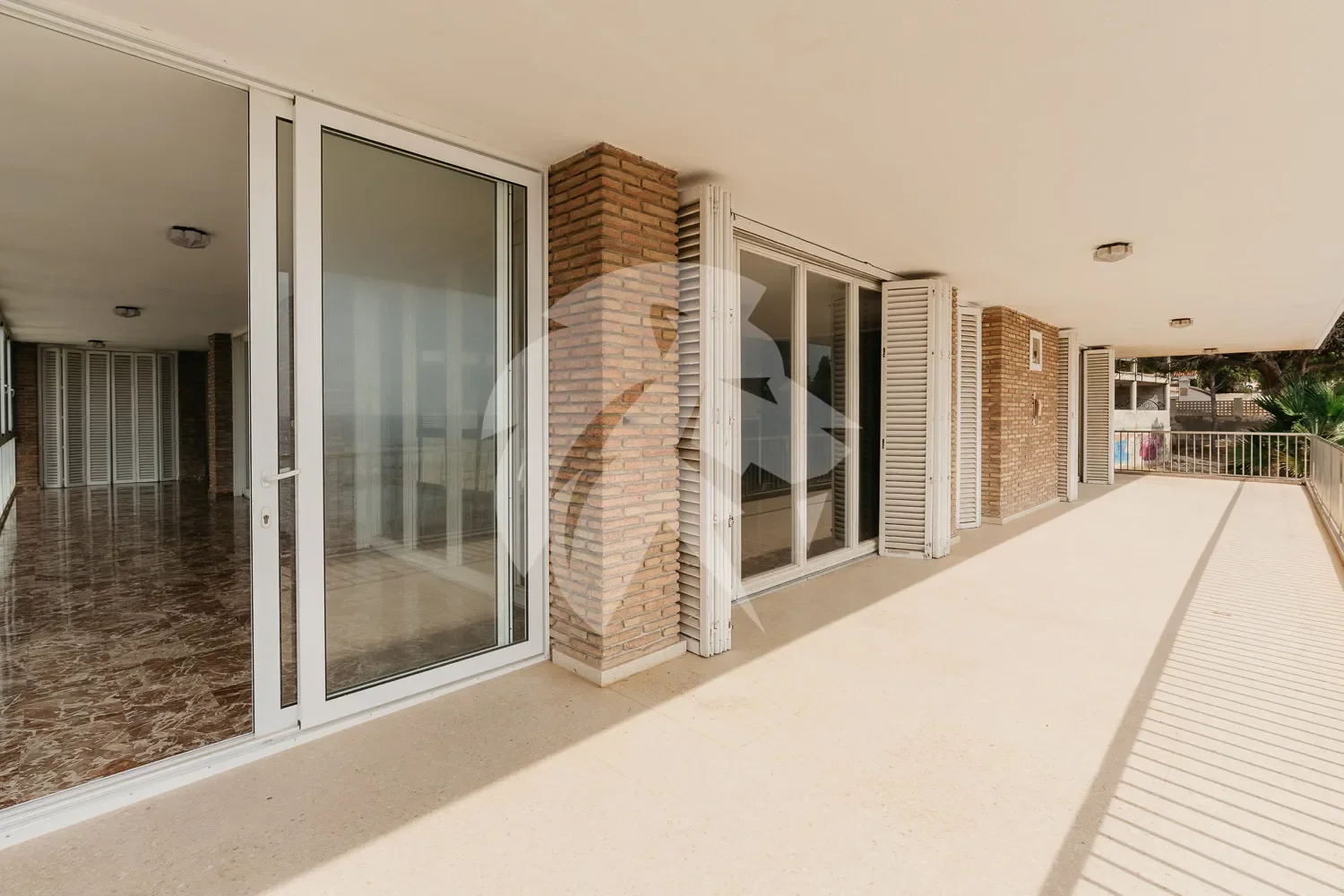 Exterior photo 9
