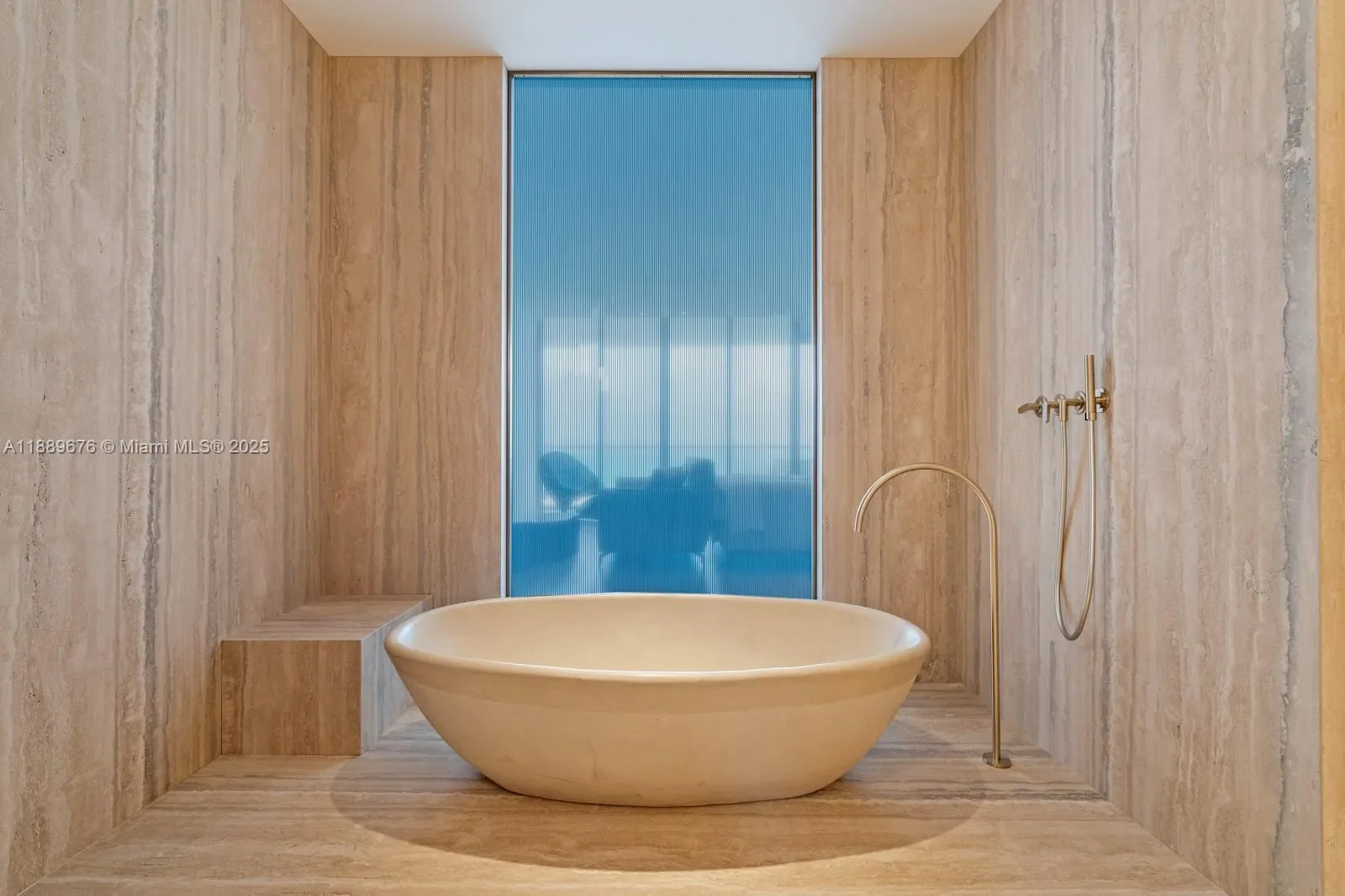 18501 Collins Ave, Golden Beach, Florida, United States. - Photo 25