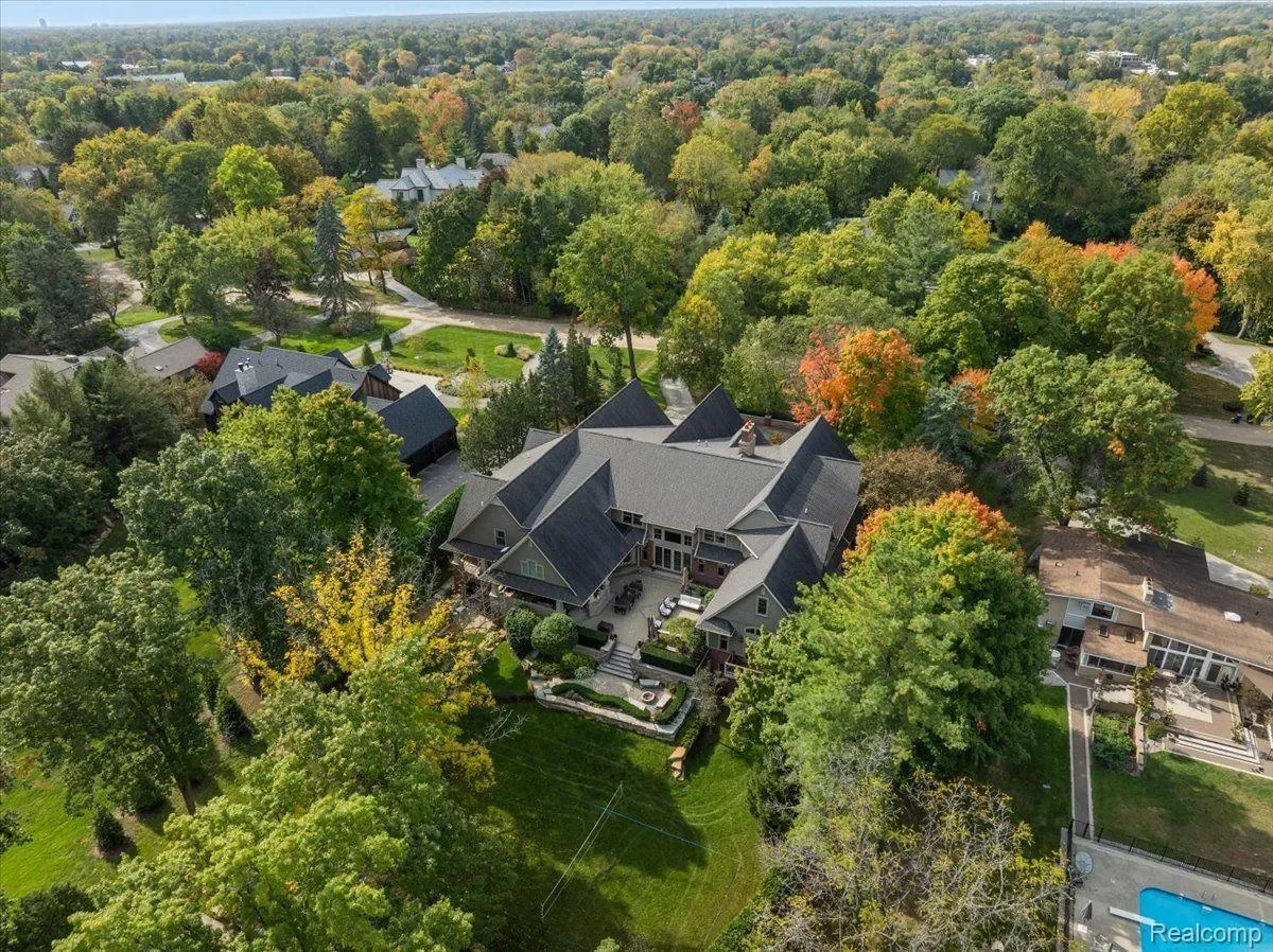 1330 Oxford Road, Bloomfield Charter Township, MI 48304, Birmingham, Michigan, United States. - Photo 22