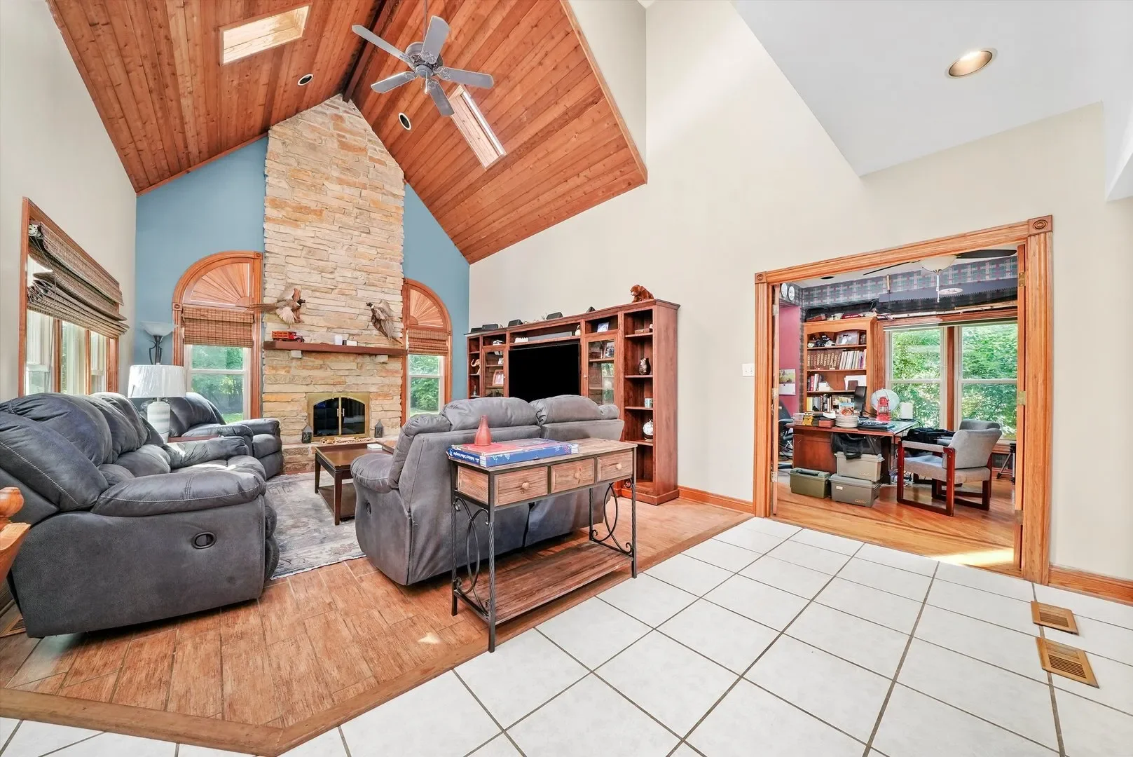 17860 S Crystal Lake Drive, Homer Glen, Illinois, United States. - Photo 3