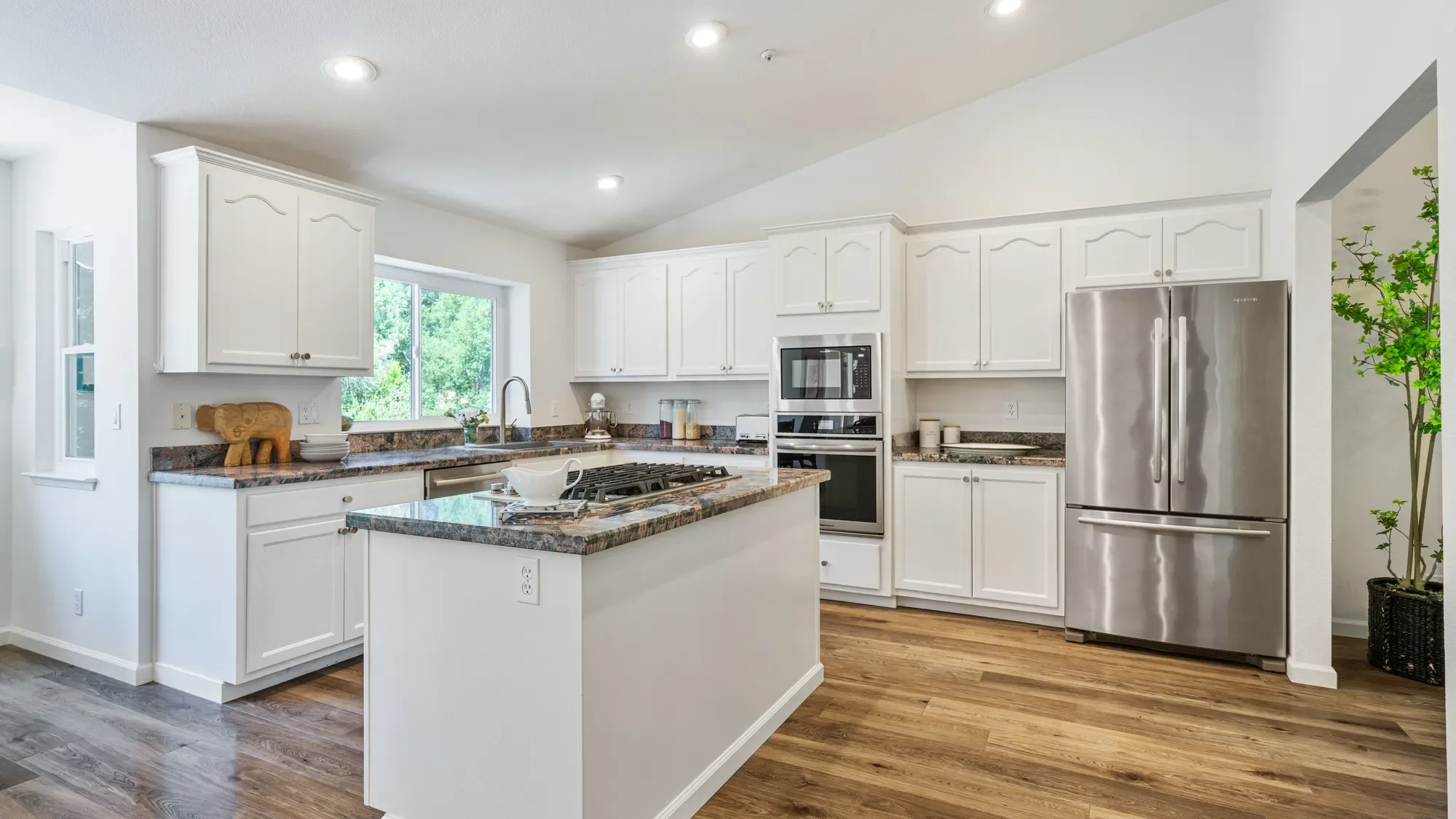 219 Burgundy Road , Healdsburg, CA 95448, Healdsburg, California, United States. - Photo 11