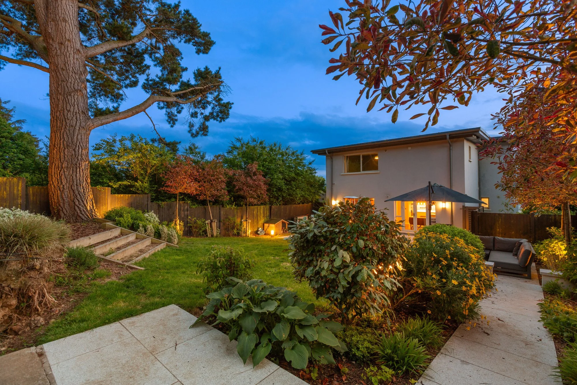 Exterior photo 2