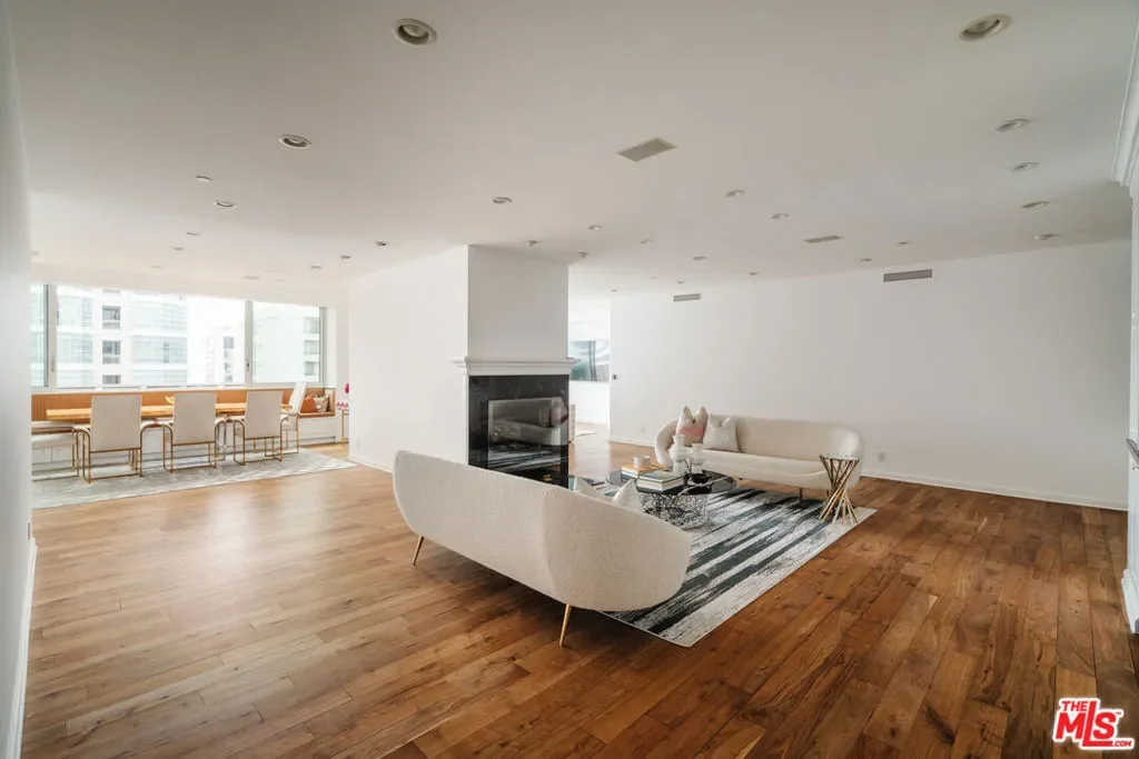 10375 Wilshire Boulevard 11H, Los Angeles, California, United States. - Photo 26