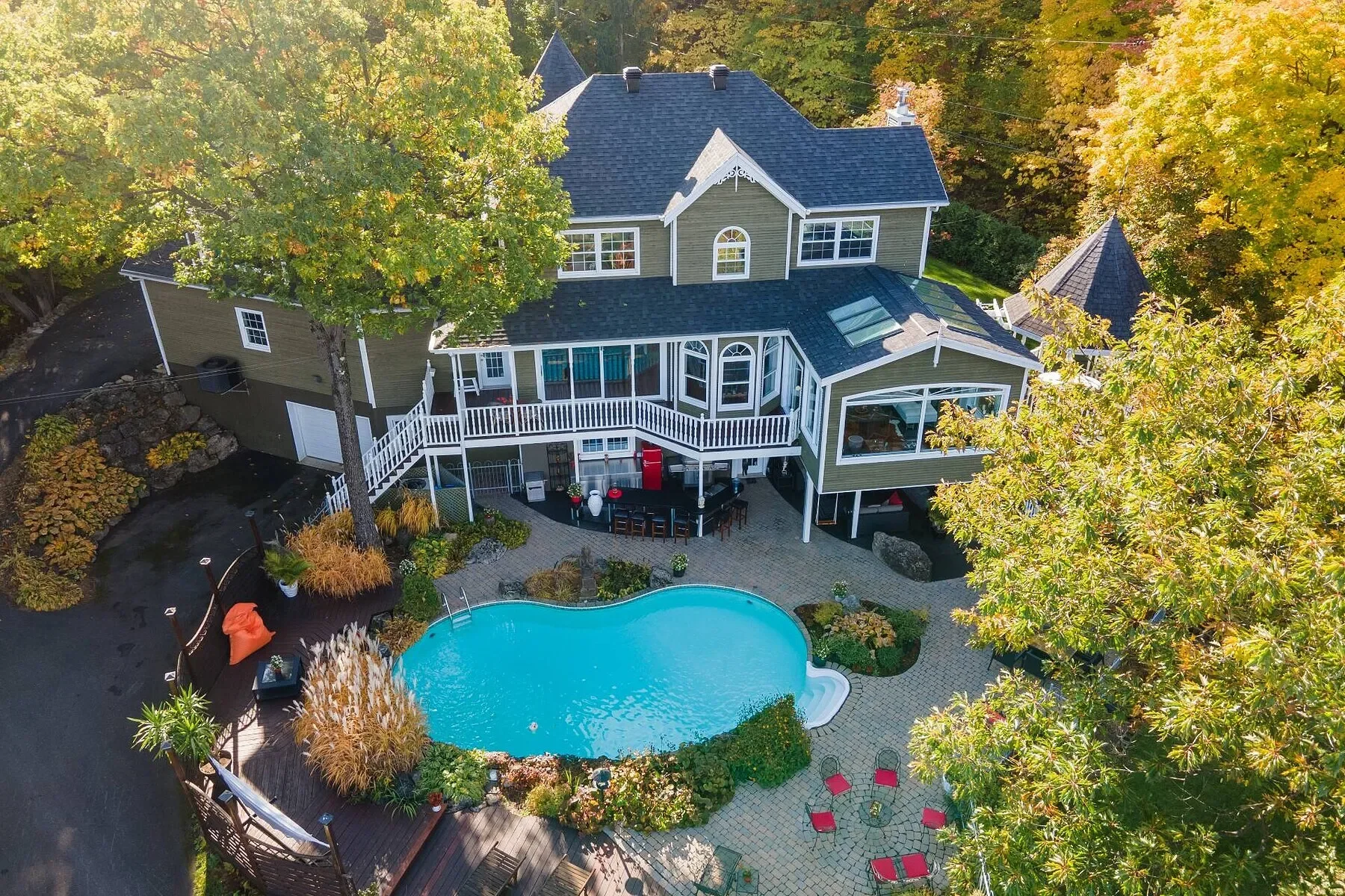 Exterior photo 2