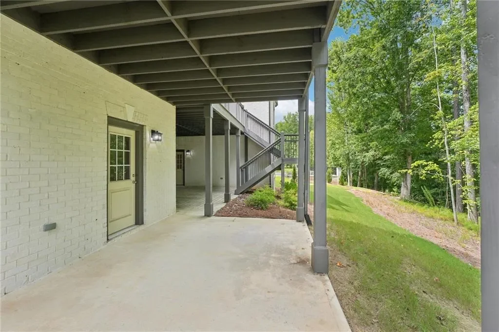 Exterior photo 11