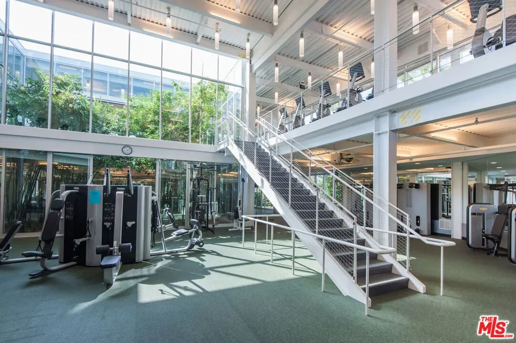 12920 Runway Road 360, Los Angeles, California, United States. - Photo 5