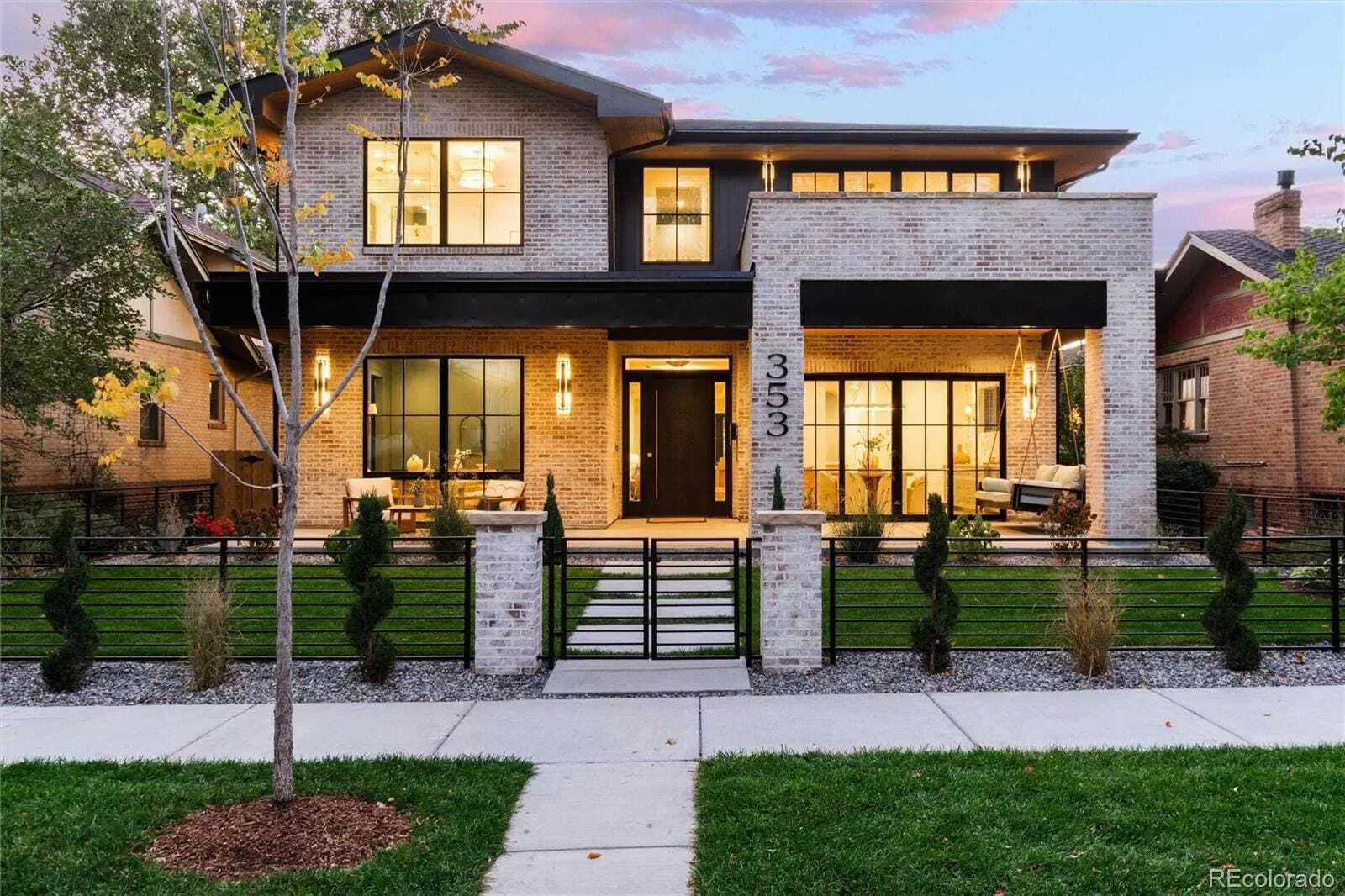 Exterior photo 2