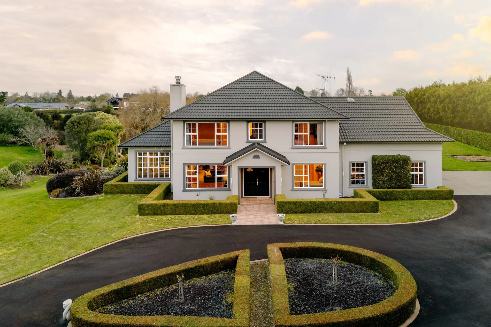 Exterior photo 8
