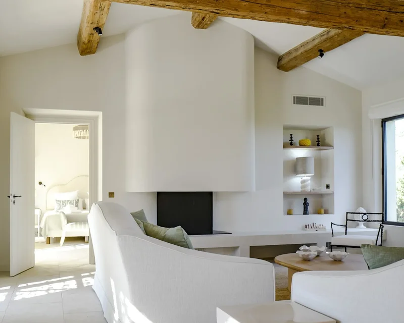 Superb Property For Sale In The Center Of Eygalières