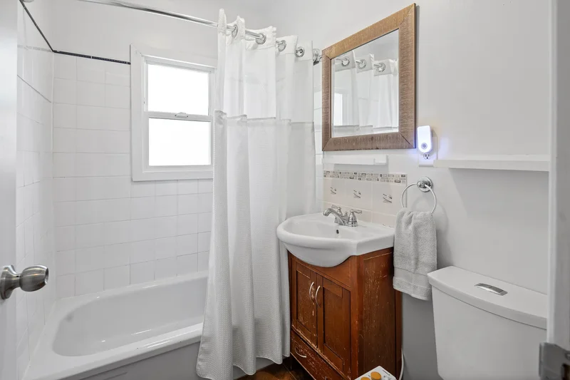 1451 Brooke Street, Victoria, BC V8S 1M4, Victoria, British Columbia, Canada. - Photo 3
