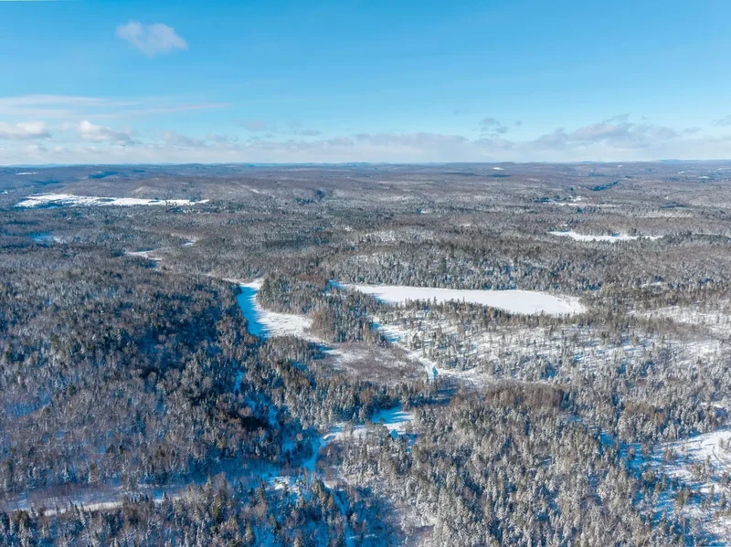 312 Ch. des Cascades, La Macaza, Quebec, Canada. - Photo 12