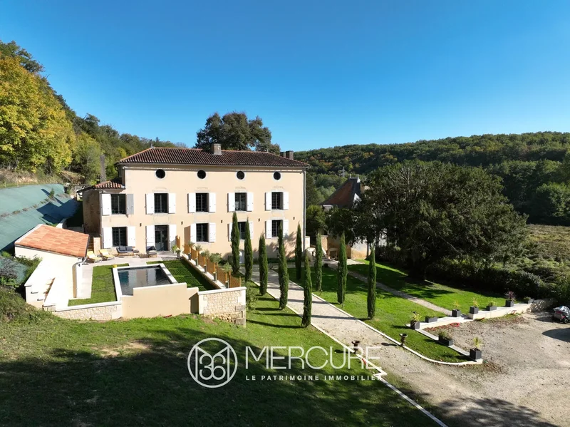 18/19th C. CHARMING PROPERTY WITH PARK AND WOOD