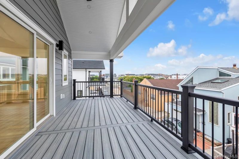 68 Michigan Street, Long Beach, New York, United States. - Photo 24
