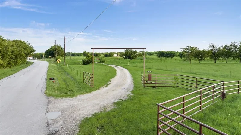 9757 Neal Road, Forney, TX 75126, Forney, Texas, United States. - Photo 32