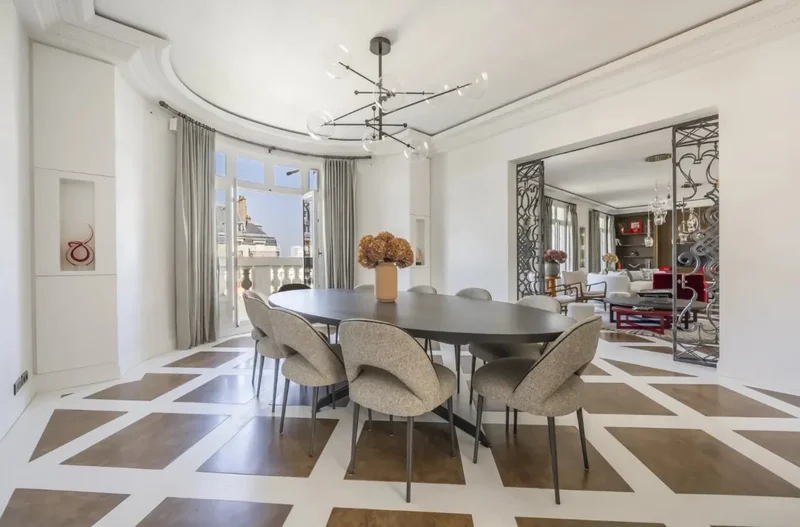 Neuilly sur Seine, Neuilly-sur-Seine, Île-de-France, France. - Photo 6