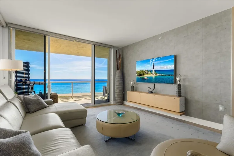 704 N Ocean Boulevard 404, Hillsboro Beach, Florida, United States. - Photo 7
