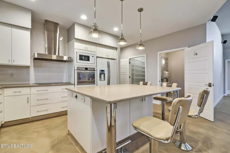 3 Bedrooms Single Family Detached