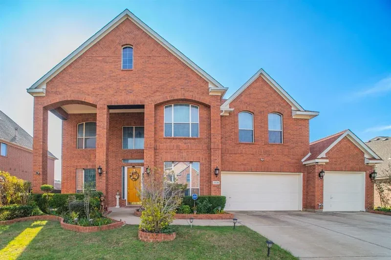 4 Bedrooms Single Family Detached