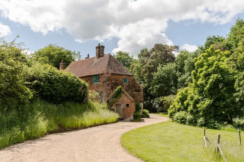 Beautiful historic farmhouse and cottage