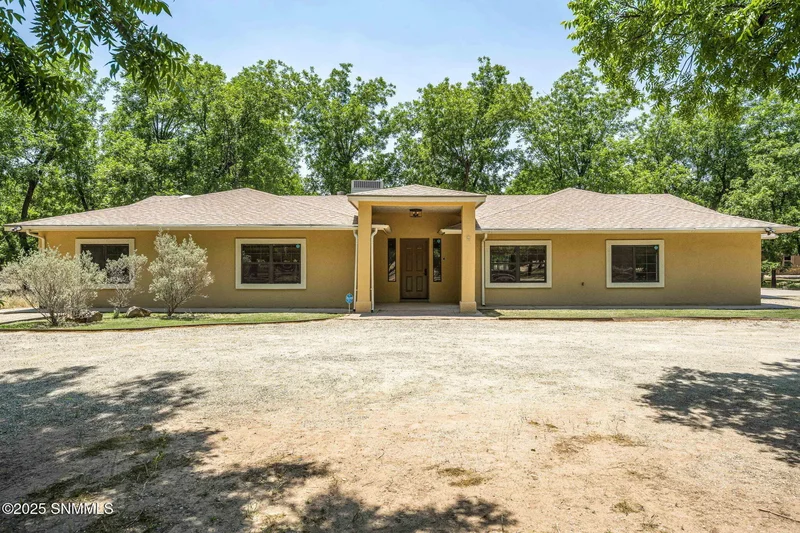 1810 S Fairacres Road, Las Cruces, NM 88005, Las Cruces, New Mexico, United States. - Photo 8