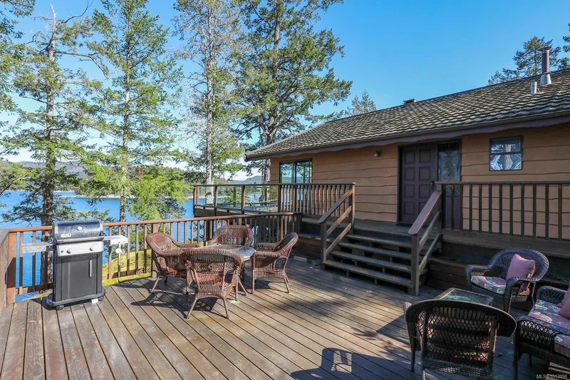651 Gorge Harbour, Strathcona B, British Columbia, Canada. - Photo 9