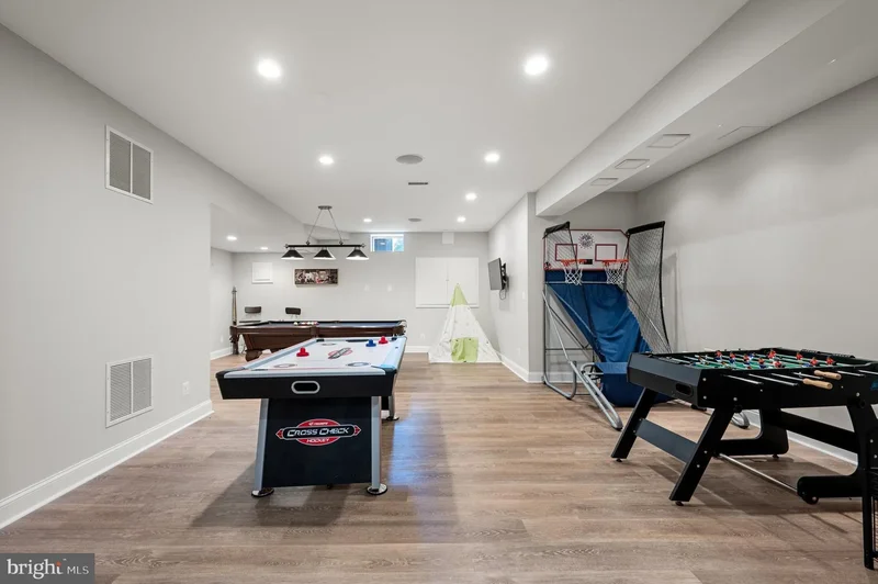 18132 Shenstone Run Court, Leesburg, VA 20175, Leesburg, Virginia, United States. - Photo 39