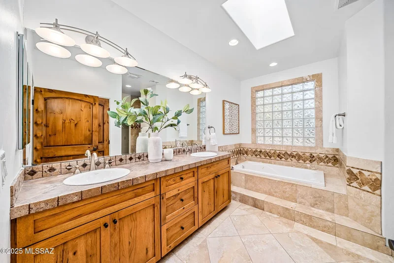 645 S Via Golondrina, Tucson, AZ, 85716, USA, Tucson, Arizona, United States. - Photo 29