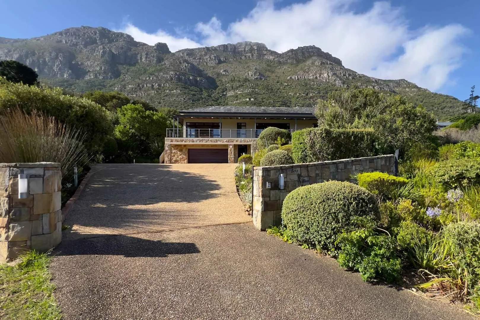 Exterior photo 11