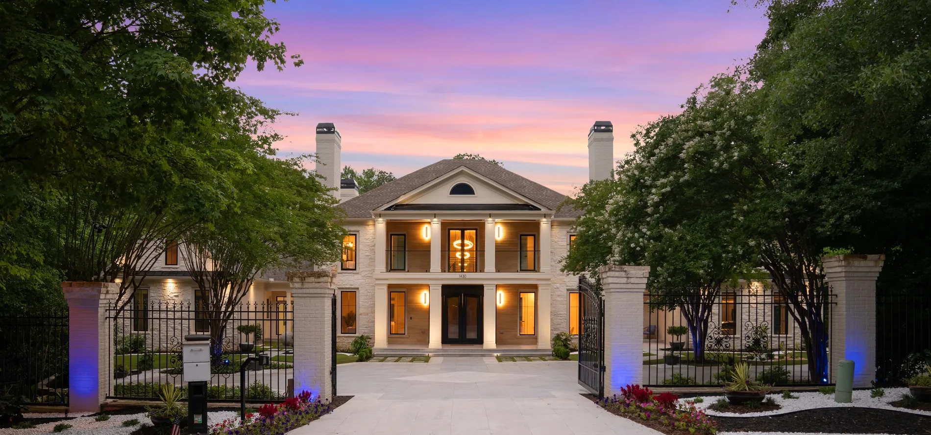 Exterior photo 2