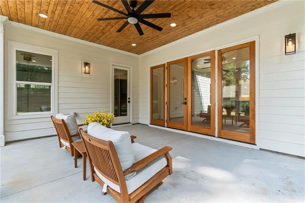 219 Poplar Street NW, Lilburn, Georgia, United States. - Photo 1
