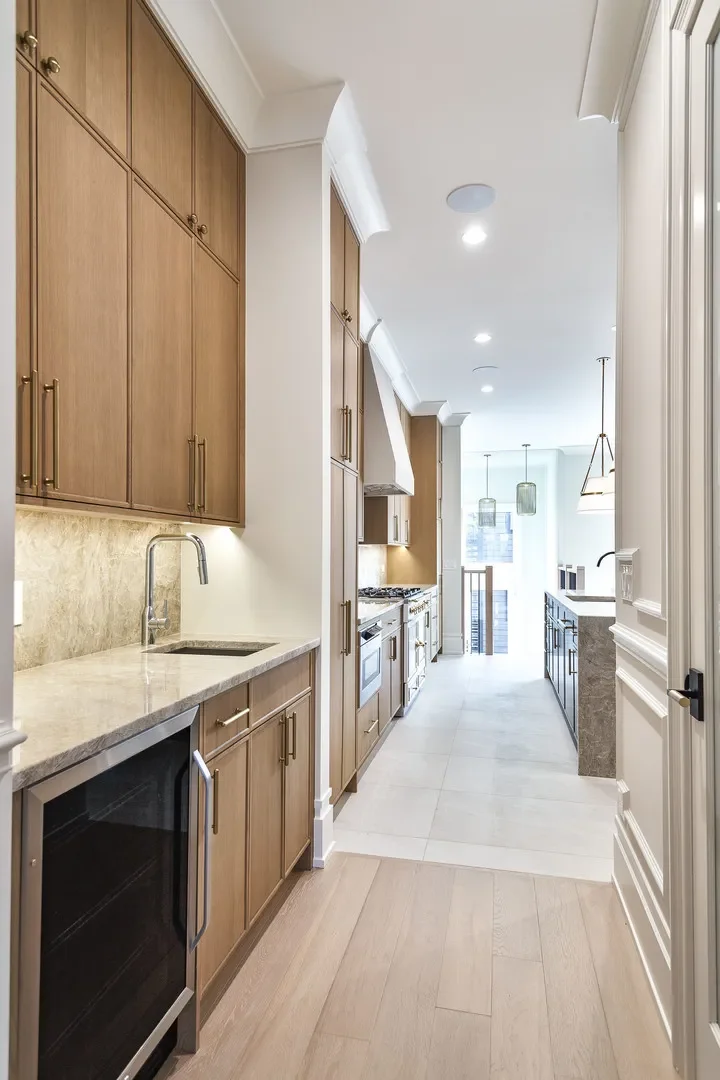 3723 N Oakley Avenue, Chicago, Illinois, United States. - Photo 20