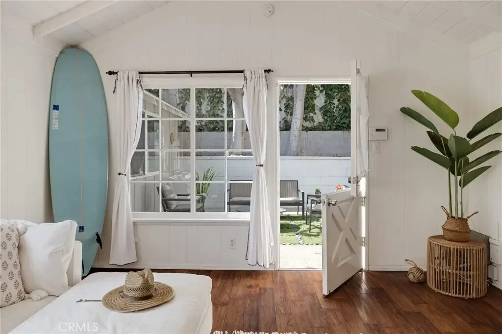 525 Manhattan Beach Boulevard, Manhattan Beach, California, United States. - Photo 25