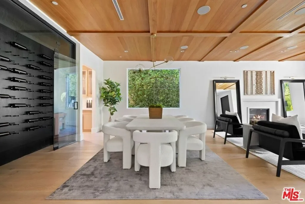 15125 Valley Vista Boulevard, Los Angeles, California, United States. - Photo 15