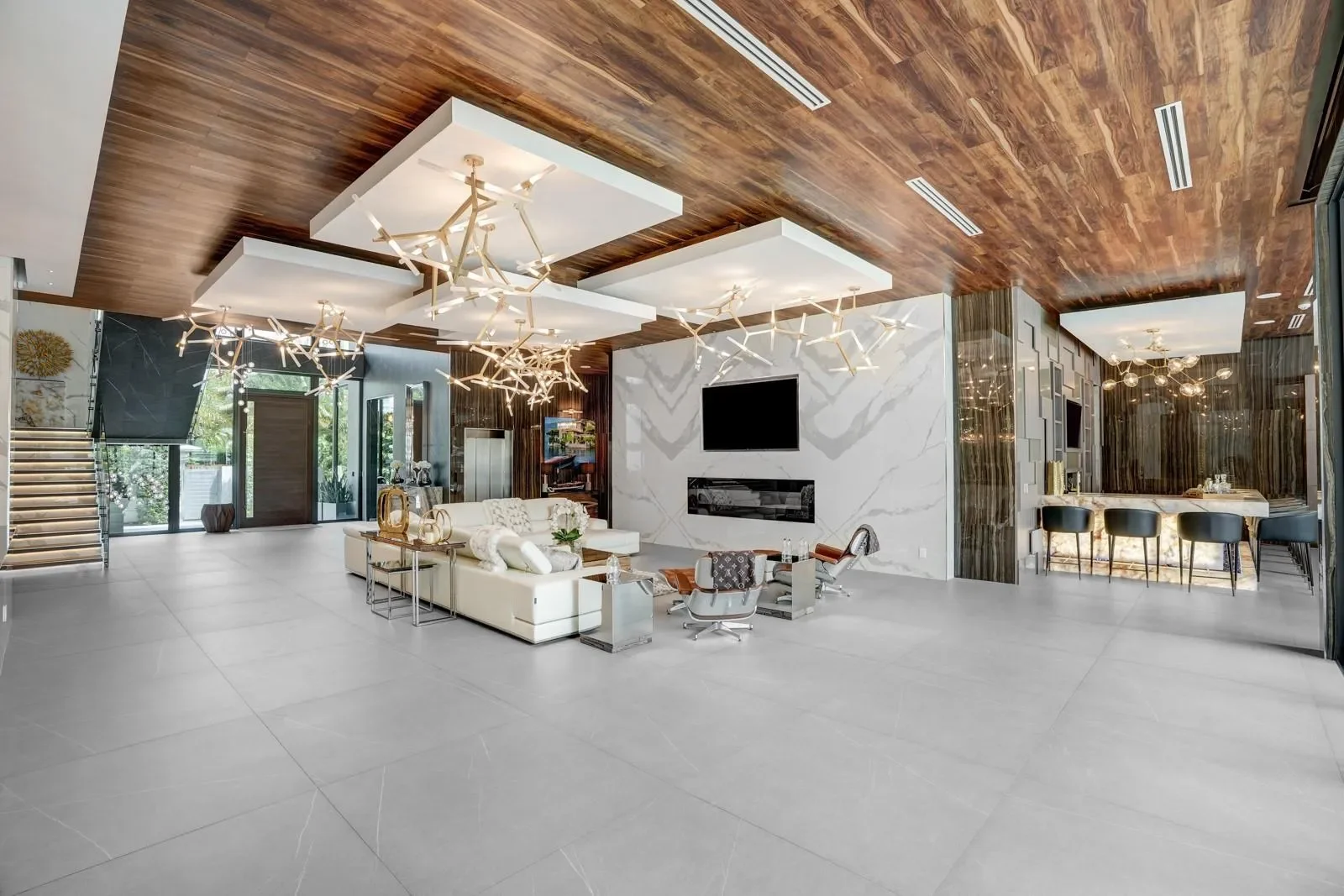 671 Middle River Dr, Fort Lauderdale, Florida, United States. - Photo 38