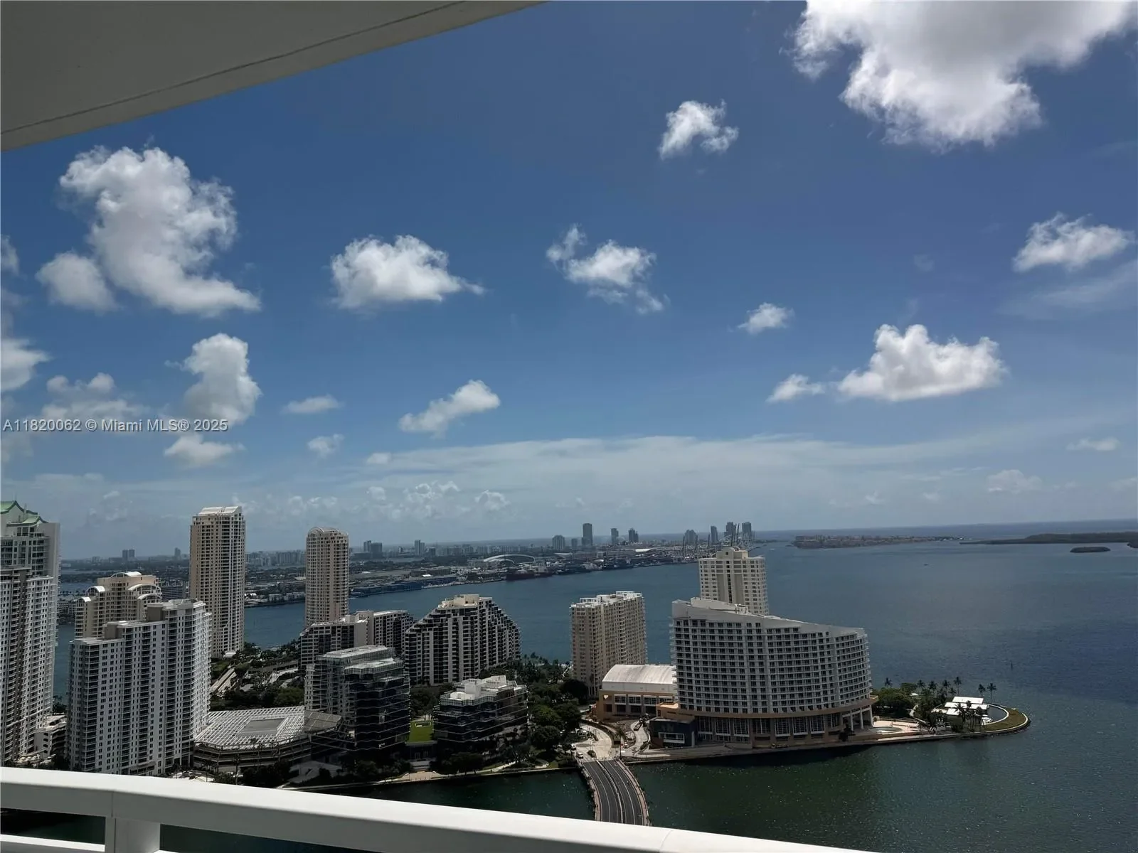 950 Brickell Bay Dr, #3710, Miami, Florida, United States. - Photo 46