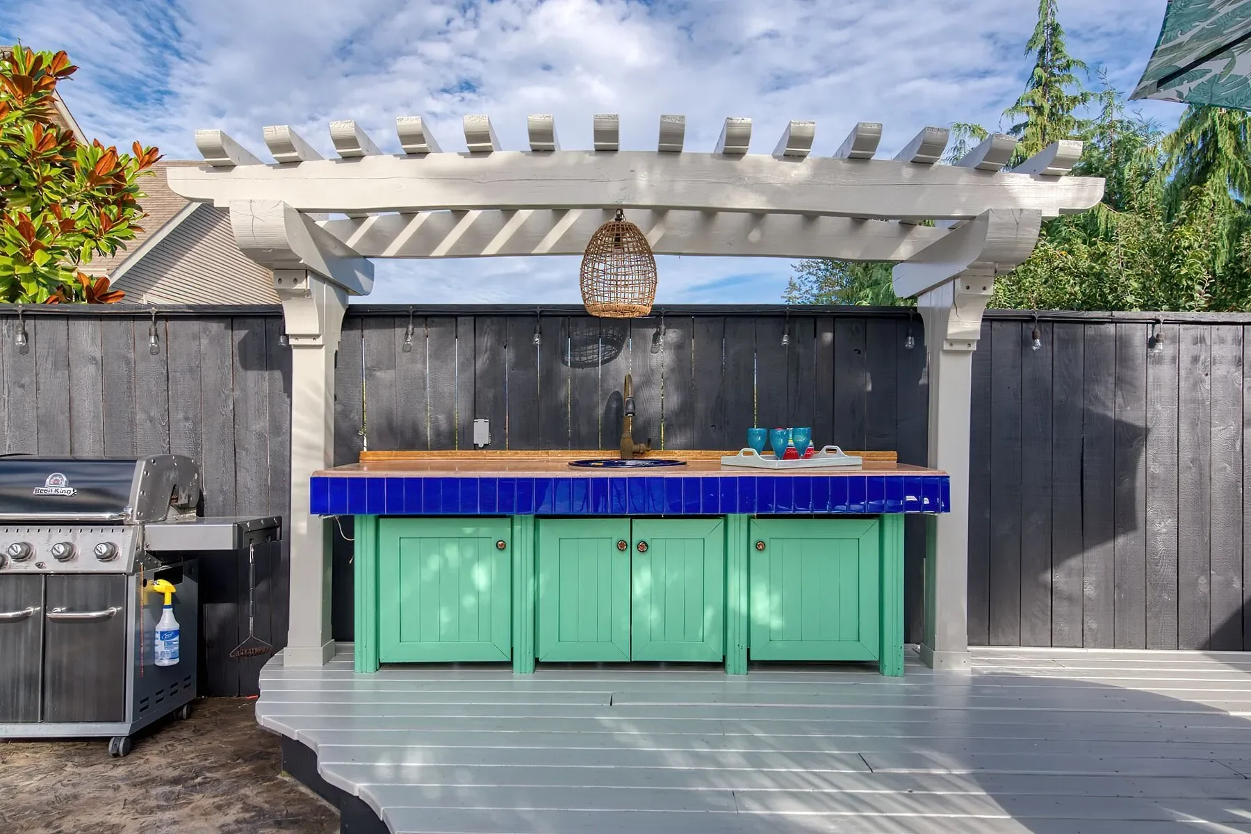 Exterior photo 10