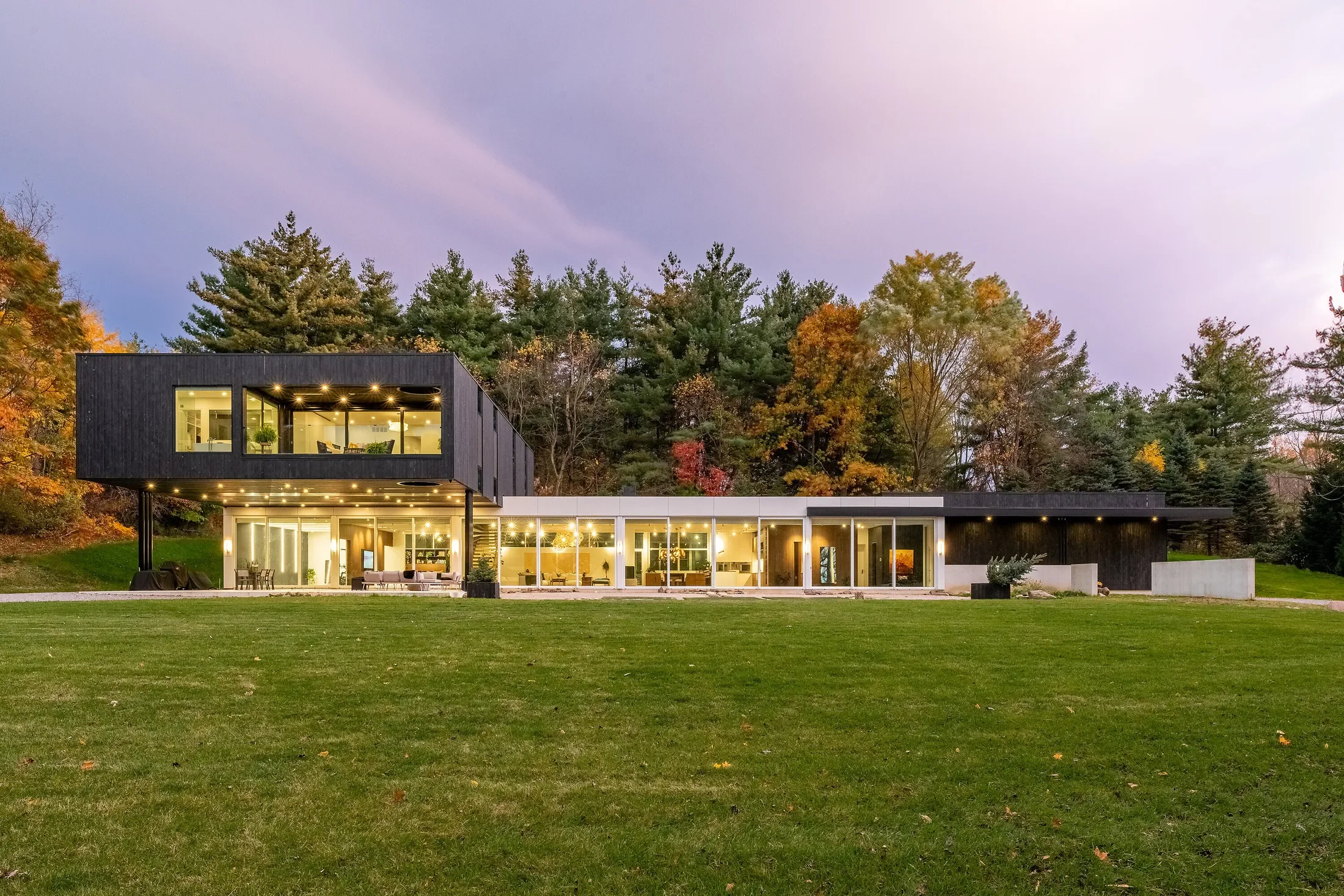 Exterior photo 1