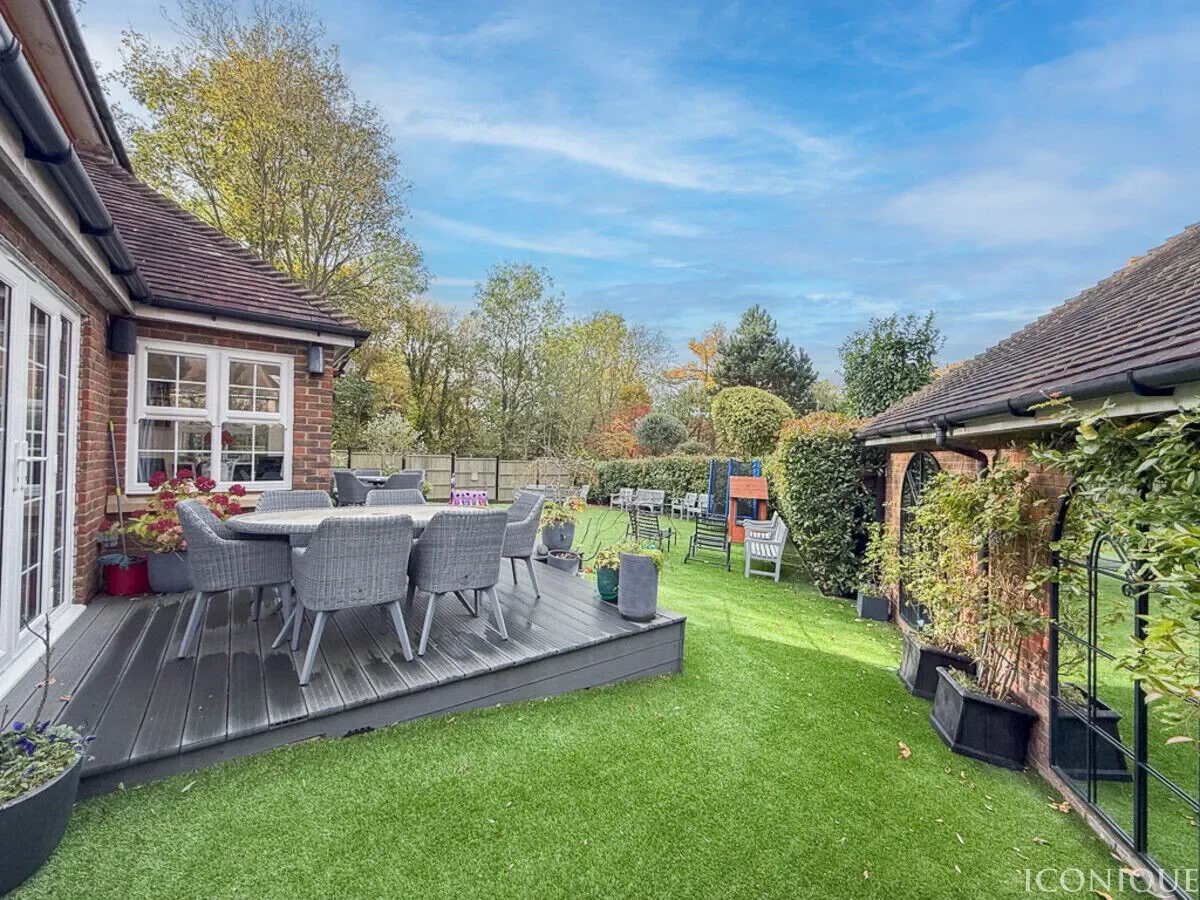 Essex, London, England, United Kingdom. - Photo 2