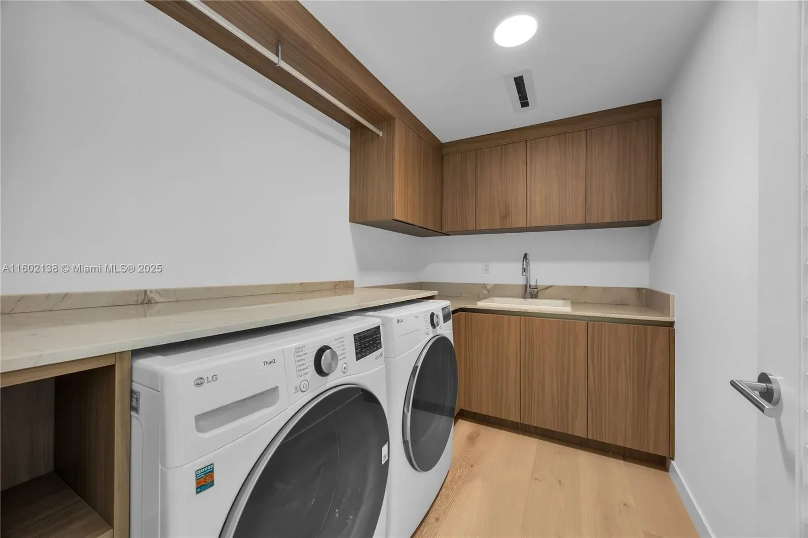 4090 Hardie Ave, Miami, Florida, United States. - Photo 29