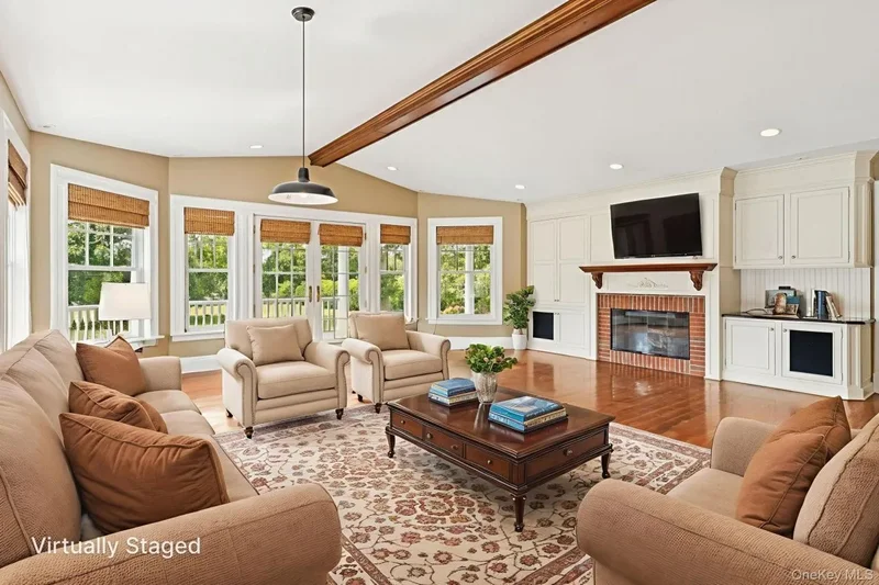 90 Thompson Avenue, Babylon, NY, 11702, USA, Babylon, New York, United States. - Photo 3