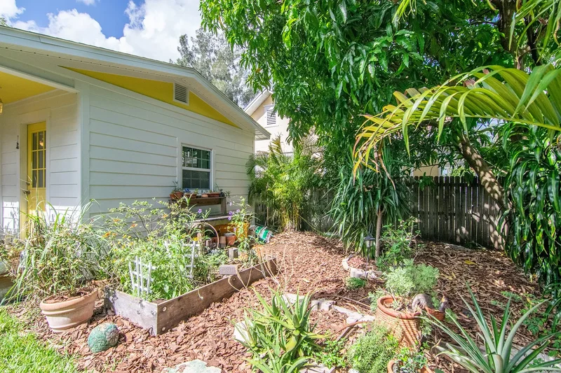 1030 Crescent Lake Dr, St Petersburg, FL 33701, St. Petersburg, Florida, United States. - Photo 16